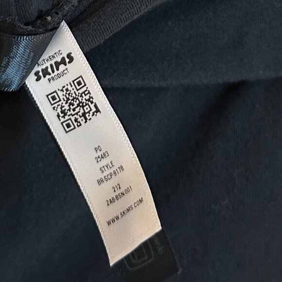 SKIMS Foldover Pants in Soot Black Size Large - Picture 7 of 11